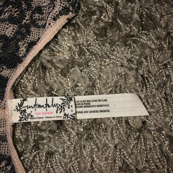 2 Bralette tops - Picture 6 of 6